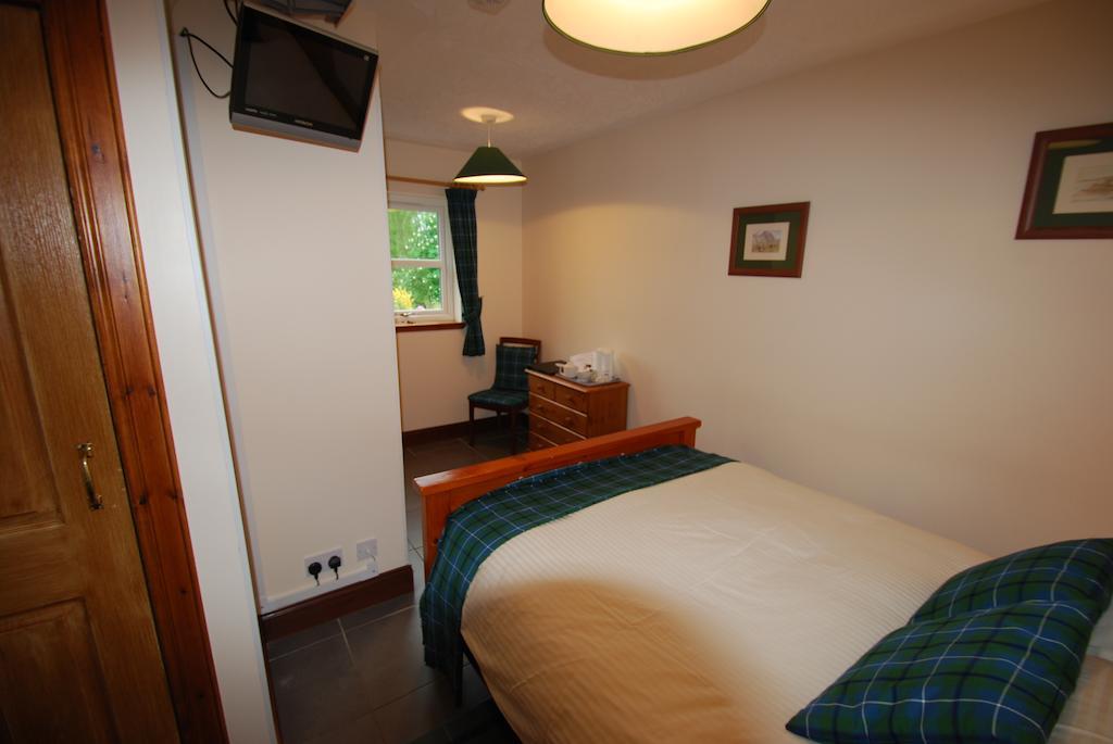 Dunlichity House Bed And Breakfast Inverness Room photo